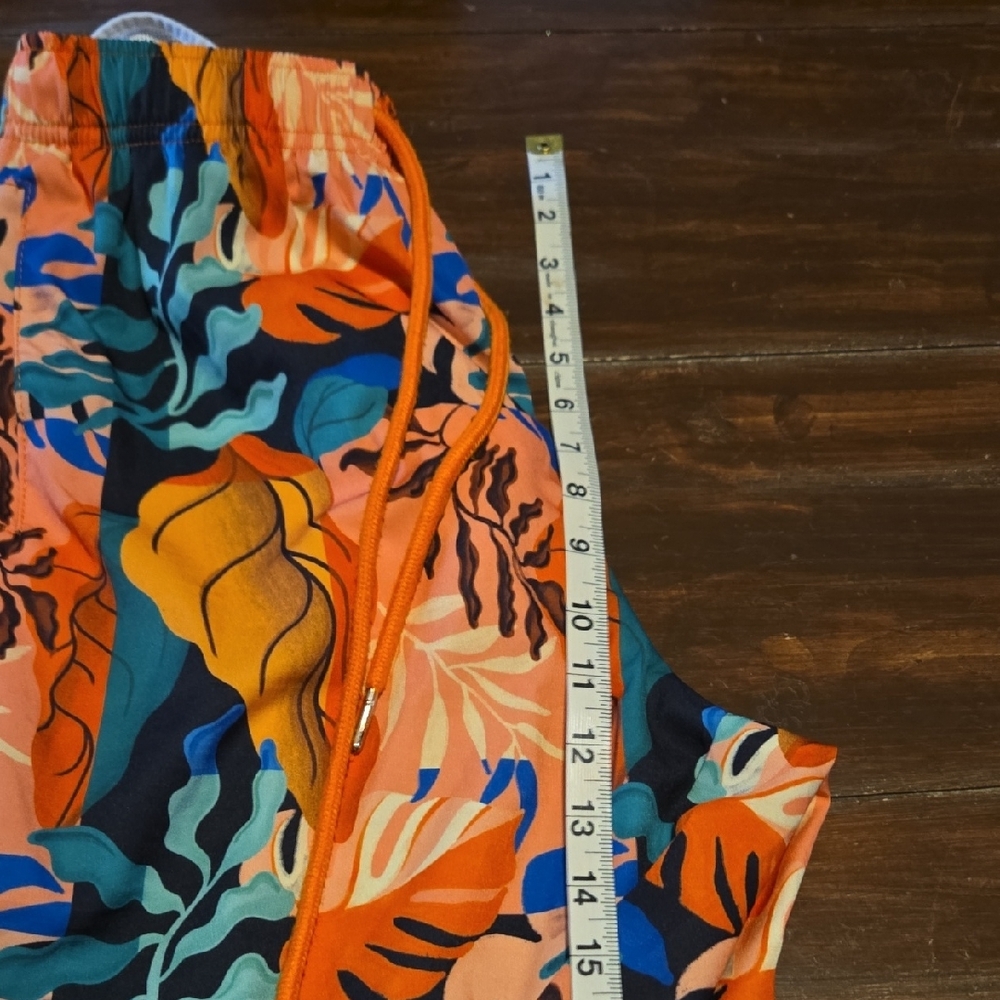 Cove Multicolor Leaf Pattern Shorts - Picture 9 of 12